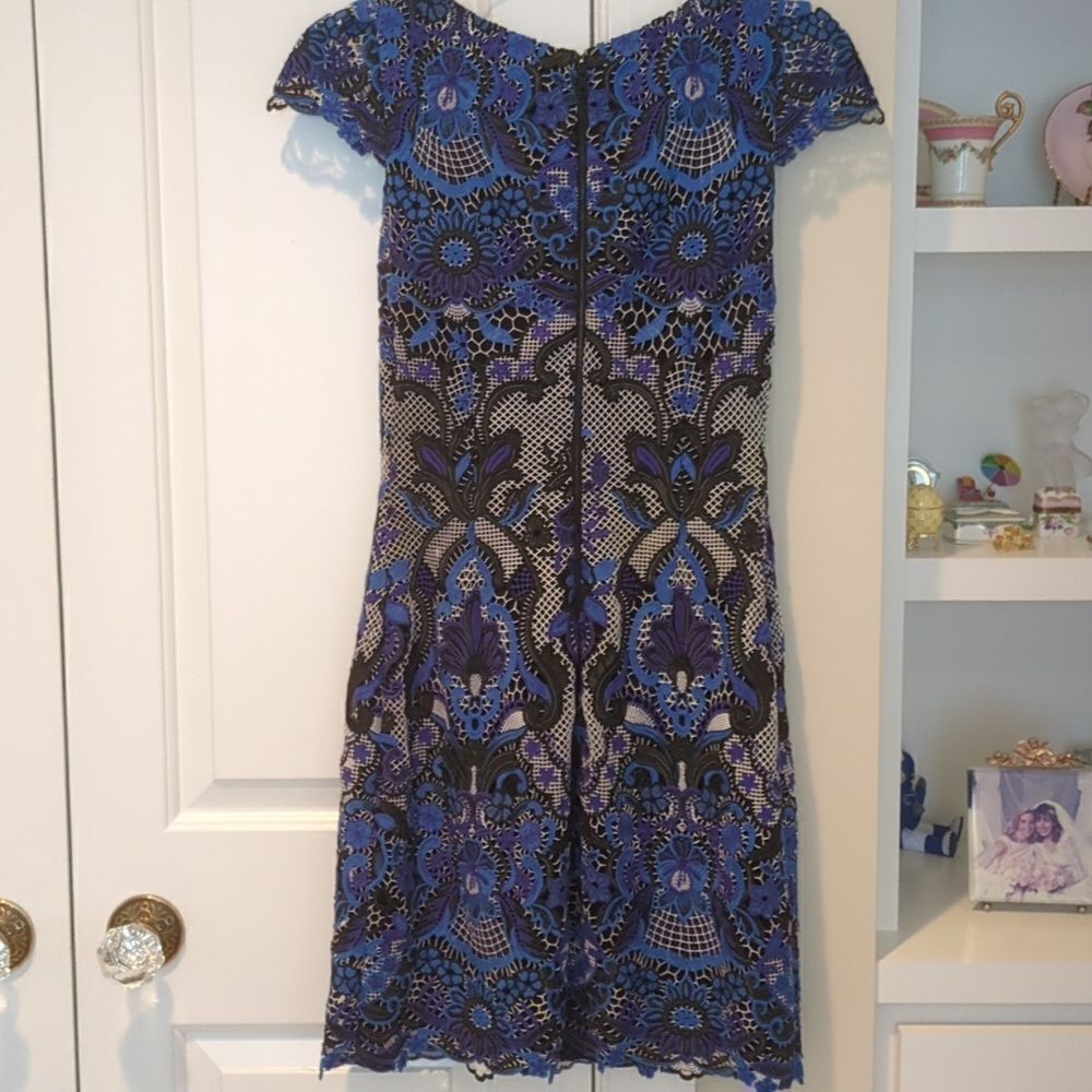 Alice and Olivia Guipure Lace Sheath dress - Picture 4 of 9